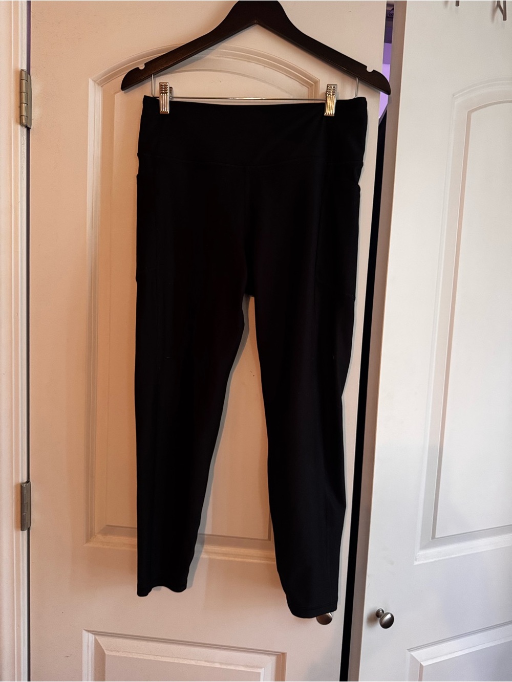 Victoria's Secret Black High-Waist Active Leggings 7/8